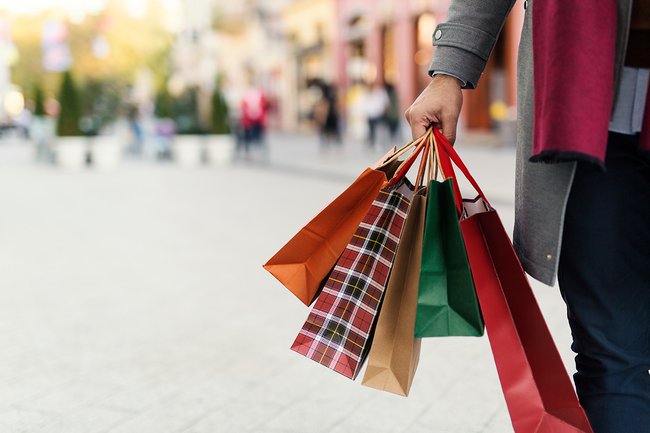 Man-at-the-shopping-