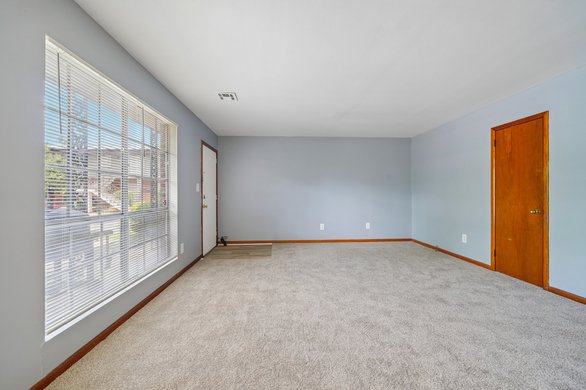 interior view Sherman Oaks - Heritage Oaks