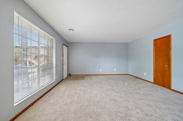 interior view Sherman Oaks - Heritage Oaks